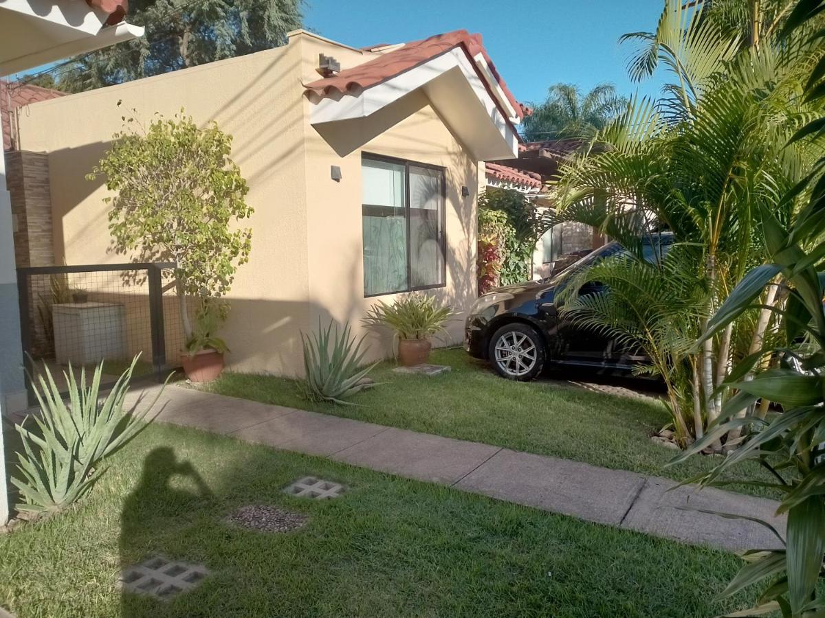 Pequeno Y Acogedor Departamento Con Garaje Y Recibe Pequenos Peluditos Санта Крус де ла Сиера Екстериор снимка
